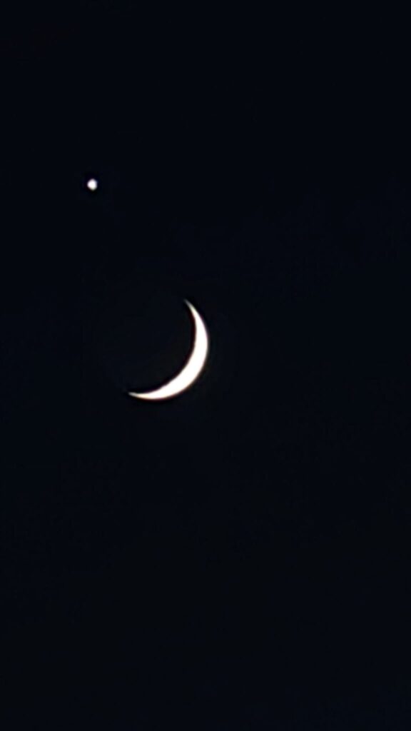 La luna che incontra venere.